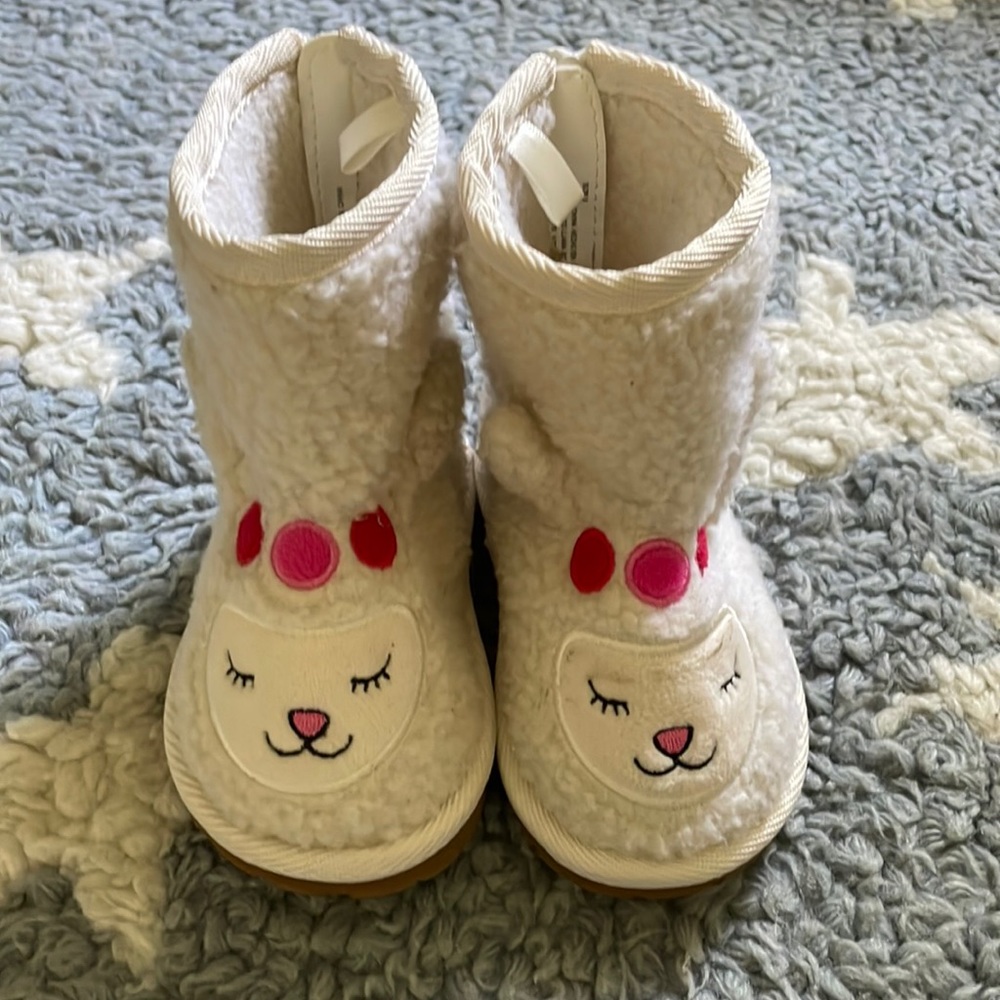 Gap Llama booties | Toddler size 5